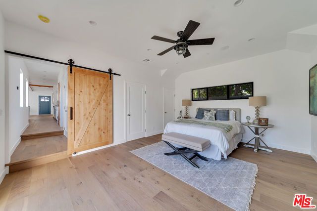 2415 Cloverfield Boulevard A, Santa Monica, CA 90405