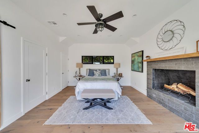 2415 Cloverfield Boulevard A, Santa Monica, CA 90405