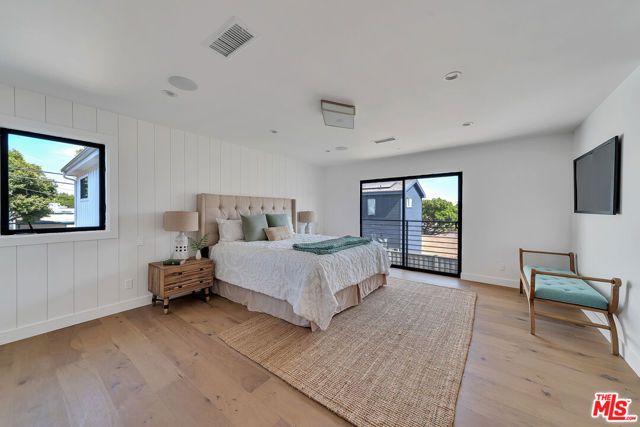 2415 Cloverfield Boulevard A, Santa Monica, CA 90405
