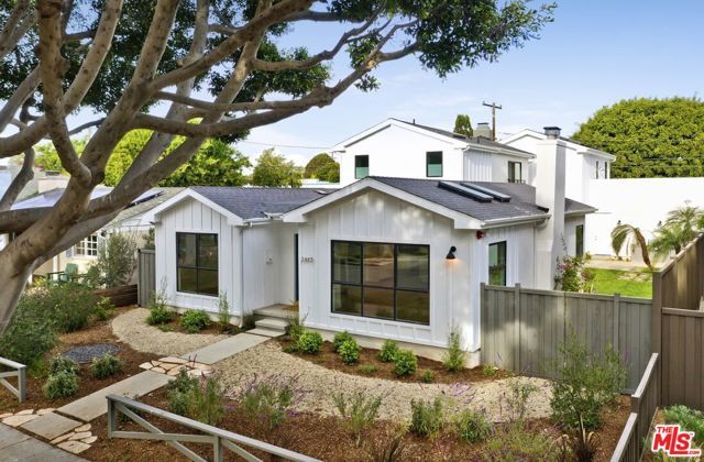 2415 Cloverfield Boulevard A, Santa Monica, CA 90405