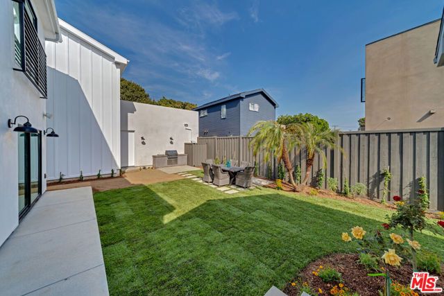 2415 Cloverfield Boulevard A, Santa Monica, CA 90405