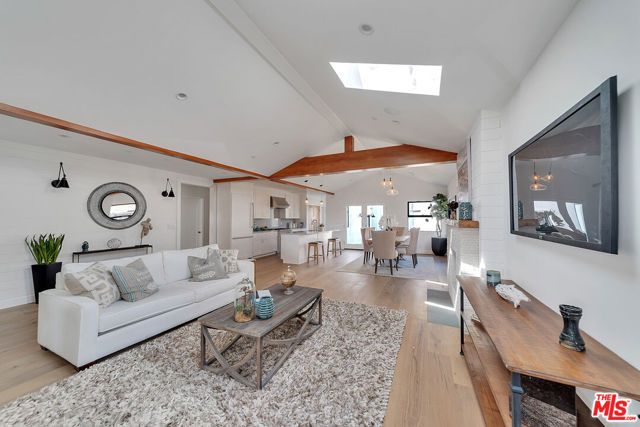 2415 Cloverfield Boulevard A, Santa Monica, CA 90405