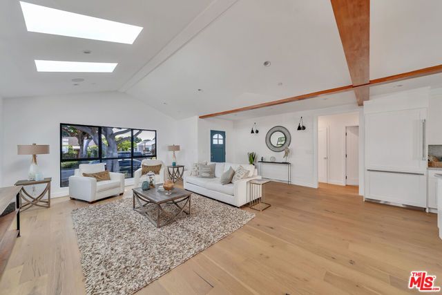 2415 Cloverfield Boulevard A, Santa Monica, CA 90405