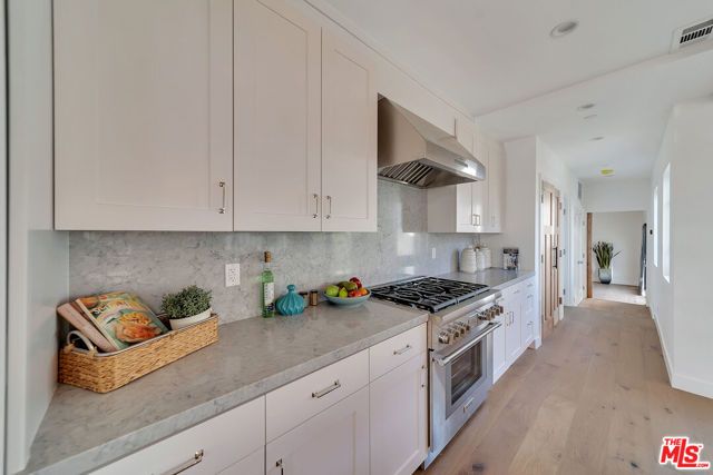 2415 Cloverfield Boulevard A, Santa Monica, CA 90405