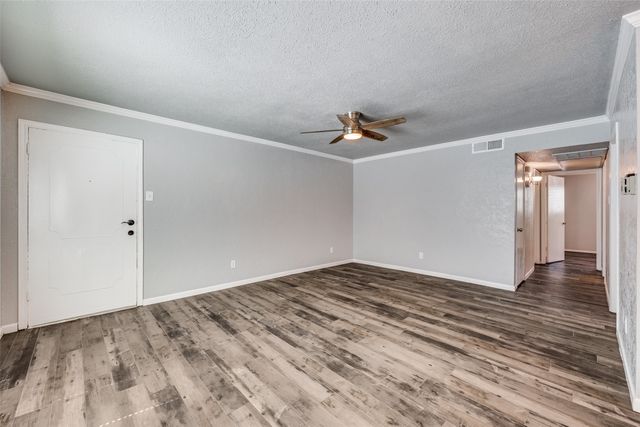 5053 Les Chateaux Drive 141, Dallas, TX 75235