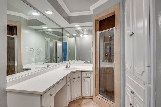 5053 Les Chateaux Drive 141, Dallas, TX 75235