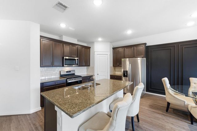 9211 Waldrick Trace Drive, Rosharon, TX 77583