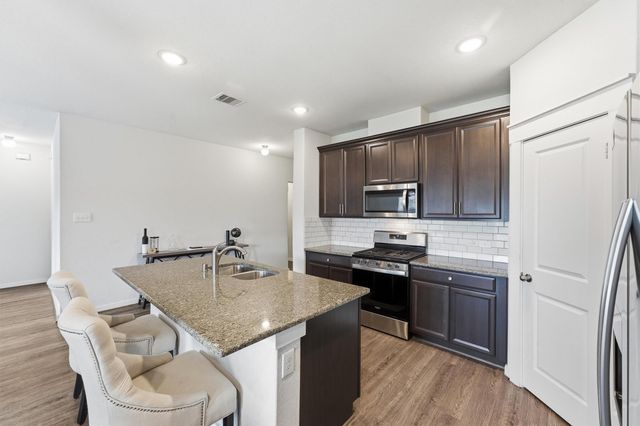 9211 Waldrick Trace Drive, Rosharon, TX 77583