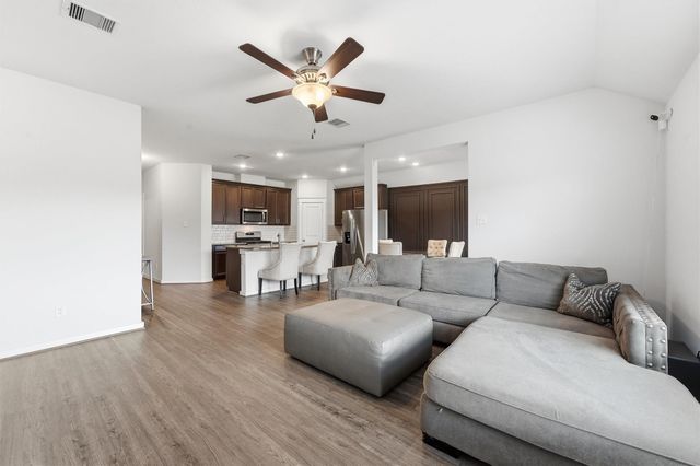 9211 Waldrick Trace Drive, Rosharon, TX 77583
