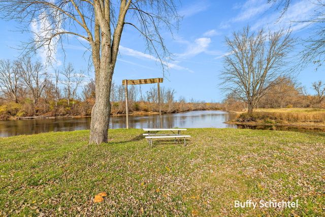 8702 W South River Drive, Grant, MI 49327