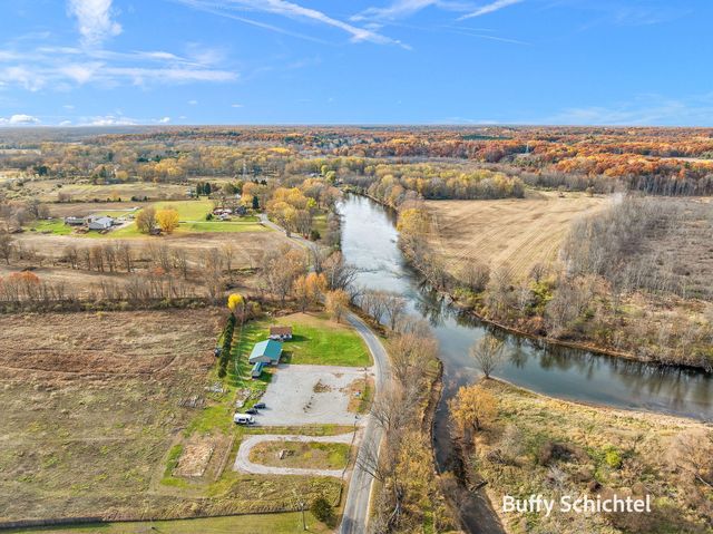 8702 W South River Drive, Grant, MI 49327