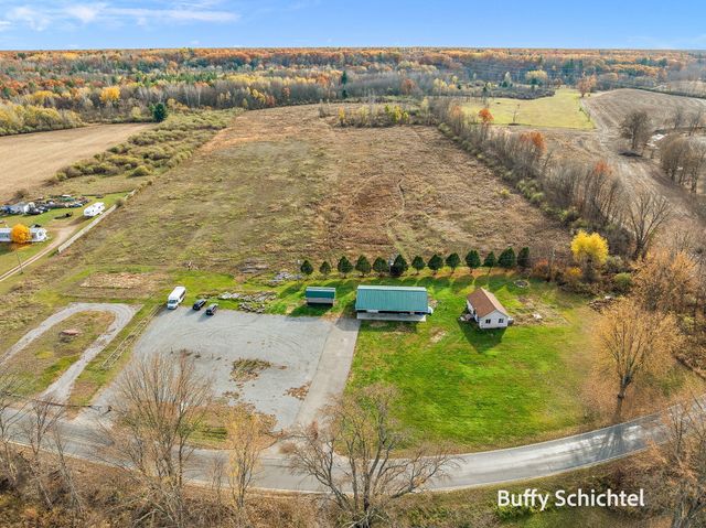 8702 W South River Drive, Grant, MI 49327