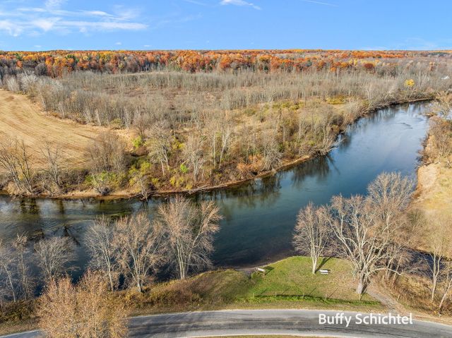 8702 W South River Drive, Grant, MI 49327