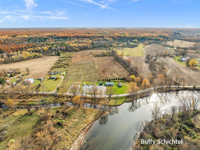 8702 W South River Drive, Grant, MI 49327