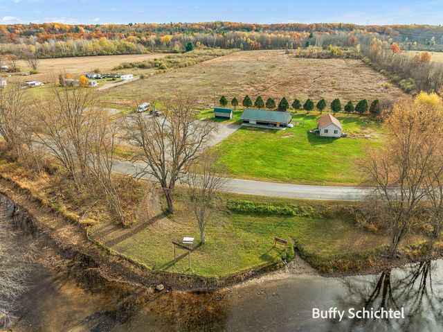 8702 W South River Drive, Grant, MI 49327