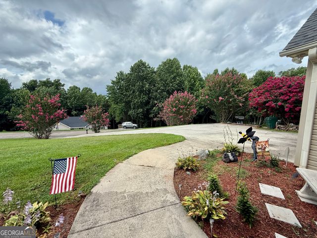 106 Mountain Overlook Drive, Cleveland, GA 30528