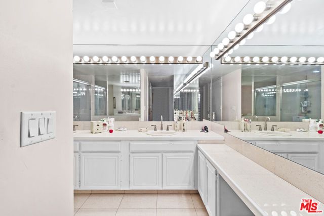 320 N Maple Drive 303, Beverly Hills, CA 90210