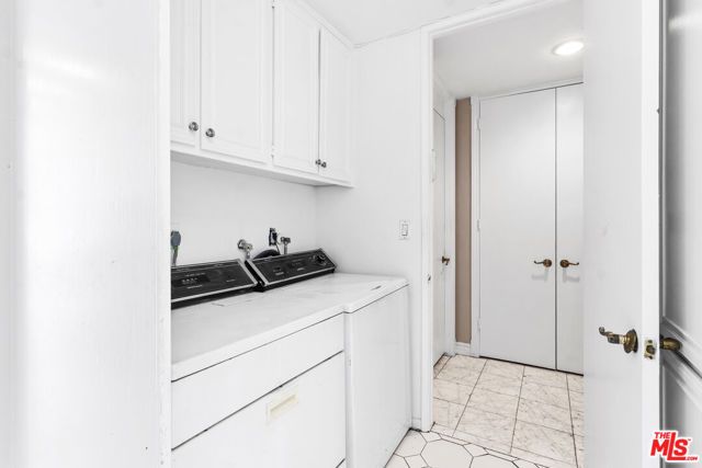 320 N Maple Drive 303, Beverly Hills, CA 90210