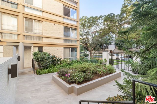 320 N Maple Drive 303, Beverly Hills, CA 90210