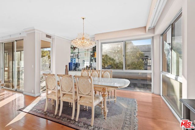 320 N Maple Drive 303, Beverly Hills, CA 90210