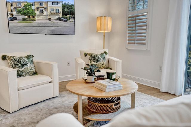 642 NW 38th Circle, Boca Raton, FL 33431