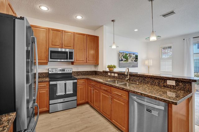 642 NW 38th Circle, Boca Raton, FL 33431