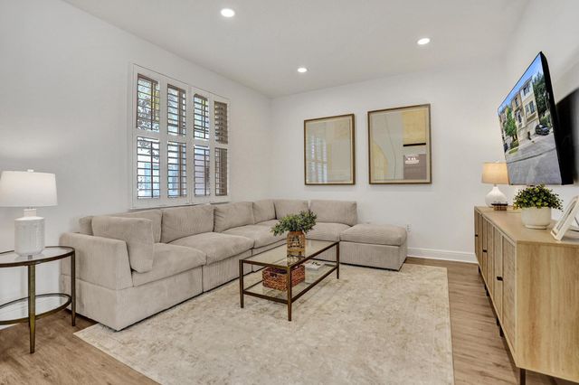 642 NW 38th Circle, Boca Raton, FL 33431