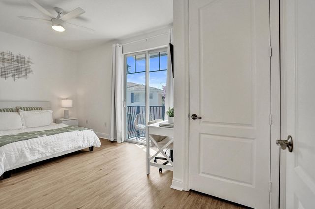 642 NW 38th Circle, Boca Raton, FL 33431