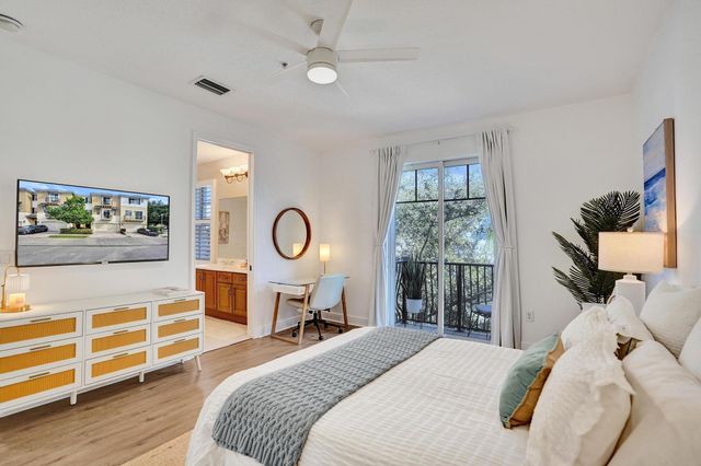 642 NW 38th Circle, Boca Raton, FL 33431