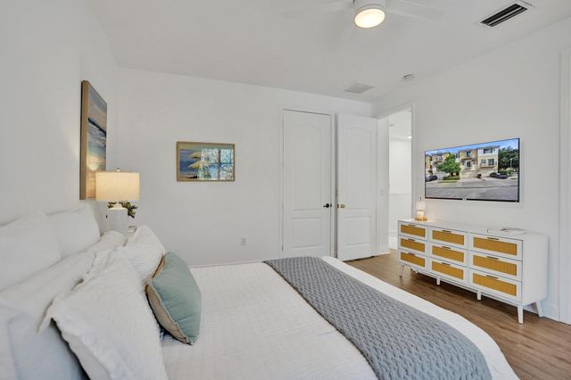 642 NW 38th Circle, Boca Raton, FL 33431