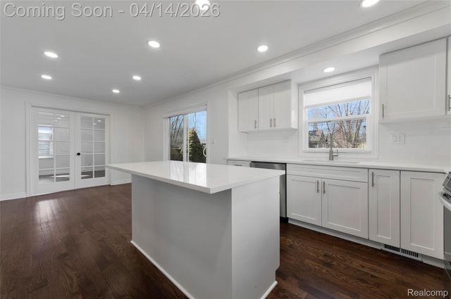 4312 Samoset Road, Royal Oak, MI 48073