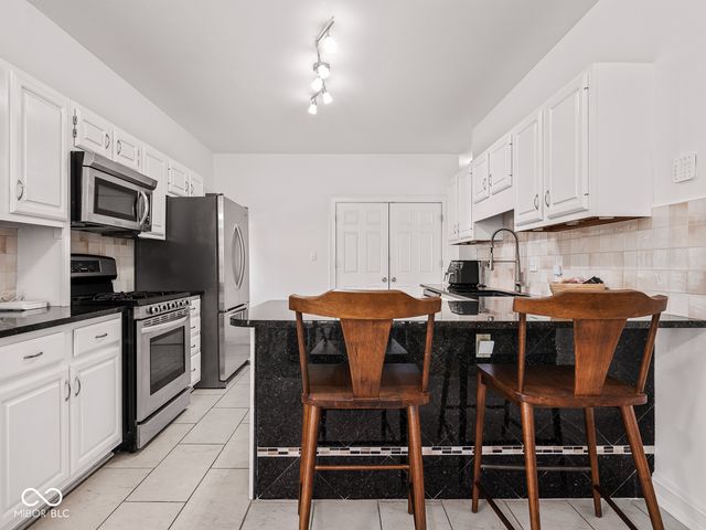 608 E 9th Street, Indianapolis, IN 46202
