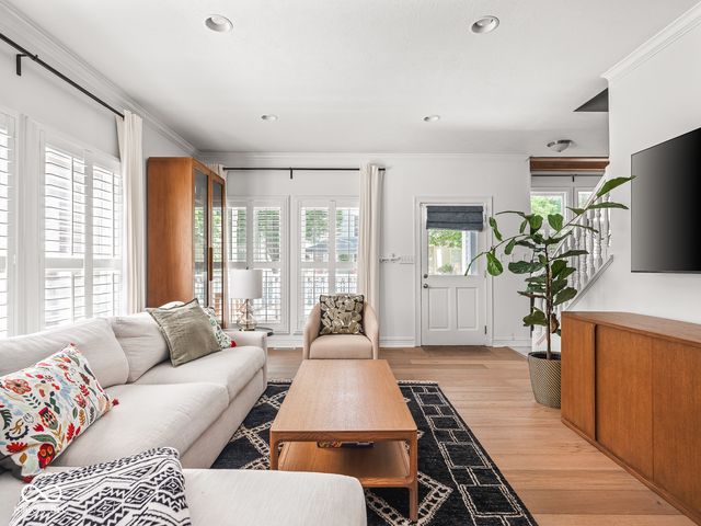 608 E 9th Street, Indianapolis, IN 46202