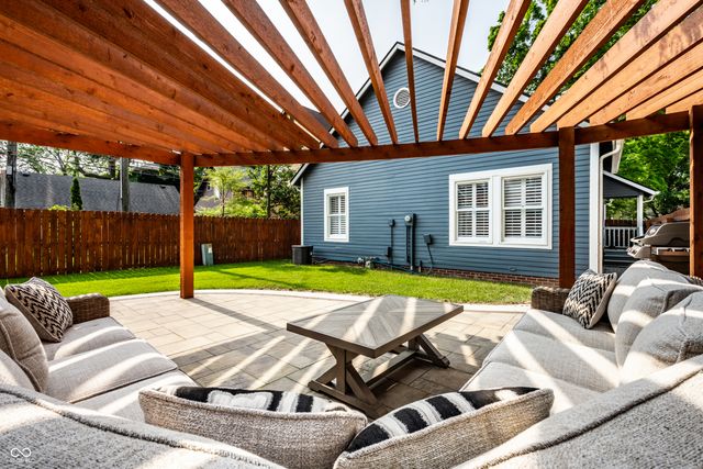 608 E 9th Street, Indianapolis, IN 46202