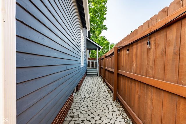 608 E 9th Street, Indianapolis, IN 46202