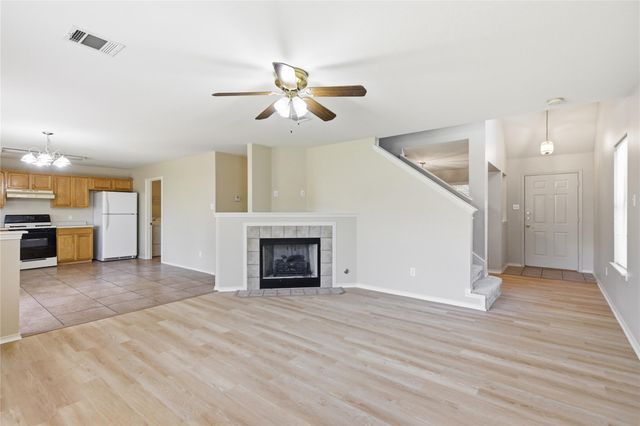 3816 Top Rock LN, Round Rock, TX 78681