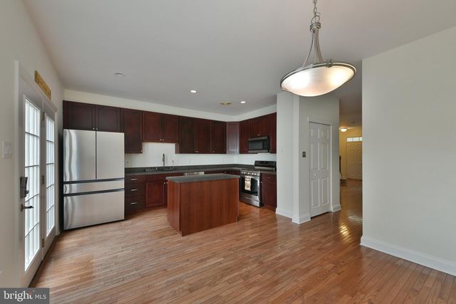 65 WOODBRIDGE DR, Doylestown, PA 18901