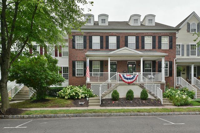 65 WOODBRIDGE DR, Doylestown, PA 18901
