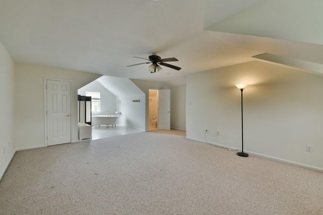65 WOODBRIDGE DR, Doylestown, PA 18901