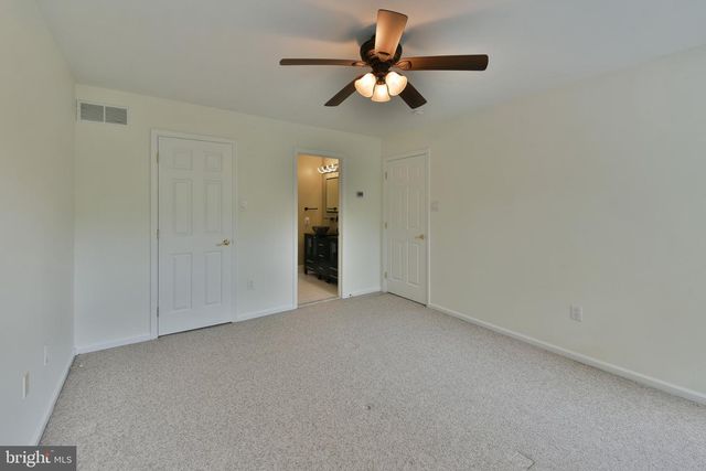 65 WOODBRIDGE DR, Doylestown, PA 18901