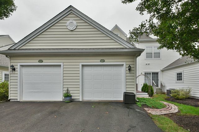 65 WOODBRIDGE DR, Doylestown, PA 18901