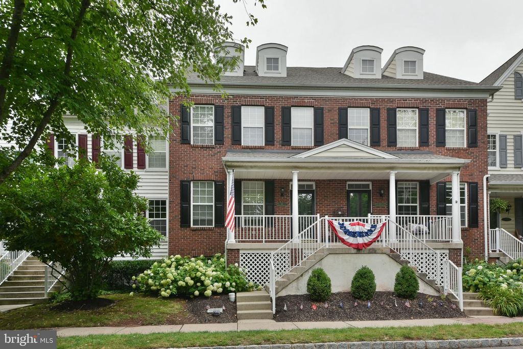 65 WOODBRIDGE DR, Doylestown, PA 18901