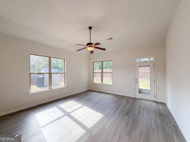 4075 Mcclendon Way, Rex, GA 30273