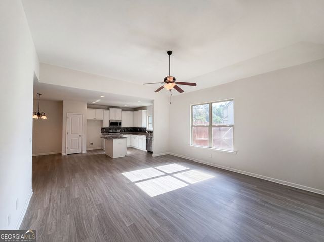 4075 Mcclendon Way, Rex, GA 30273
