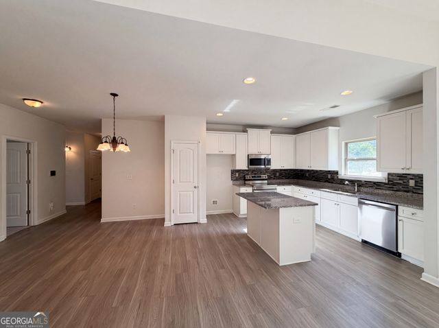 4075 Mcclendon Way, Rex, GA 30273