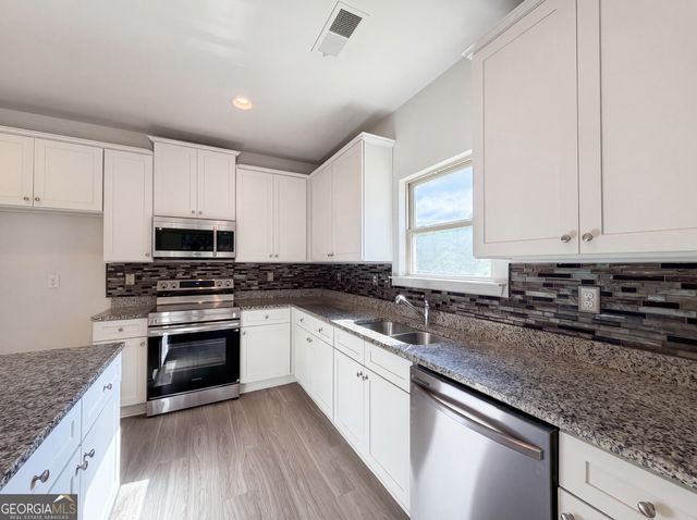4075 Mcclendon Way, Rex, GA 30273