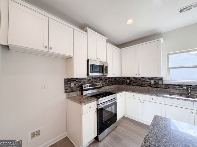 4075 Mcclendon Way, Rex, GA 30273