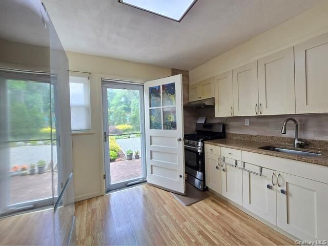 24841 Thebes Avenue, Little Neck, NY 11362