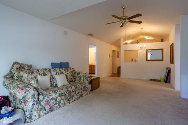 10924 St Petersburg Way, Indianapolis, IN 46229
