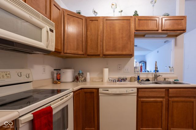 10924 St Petersburg Way, Indianapolis, IN 46229